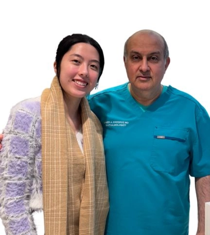 Amy, a happy EVO ICL patient of Dr. Khosrof
